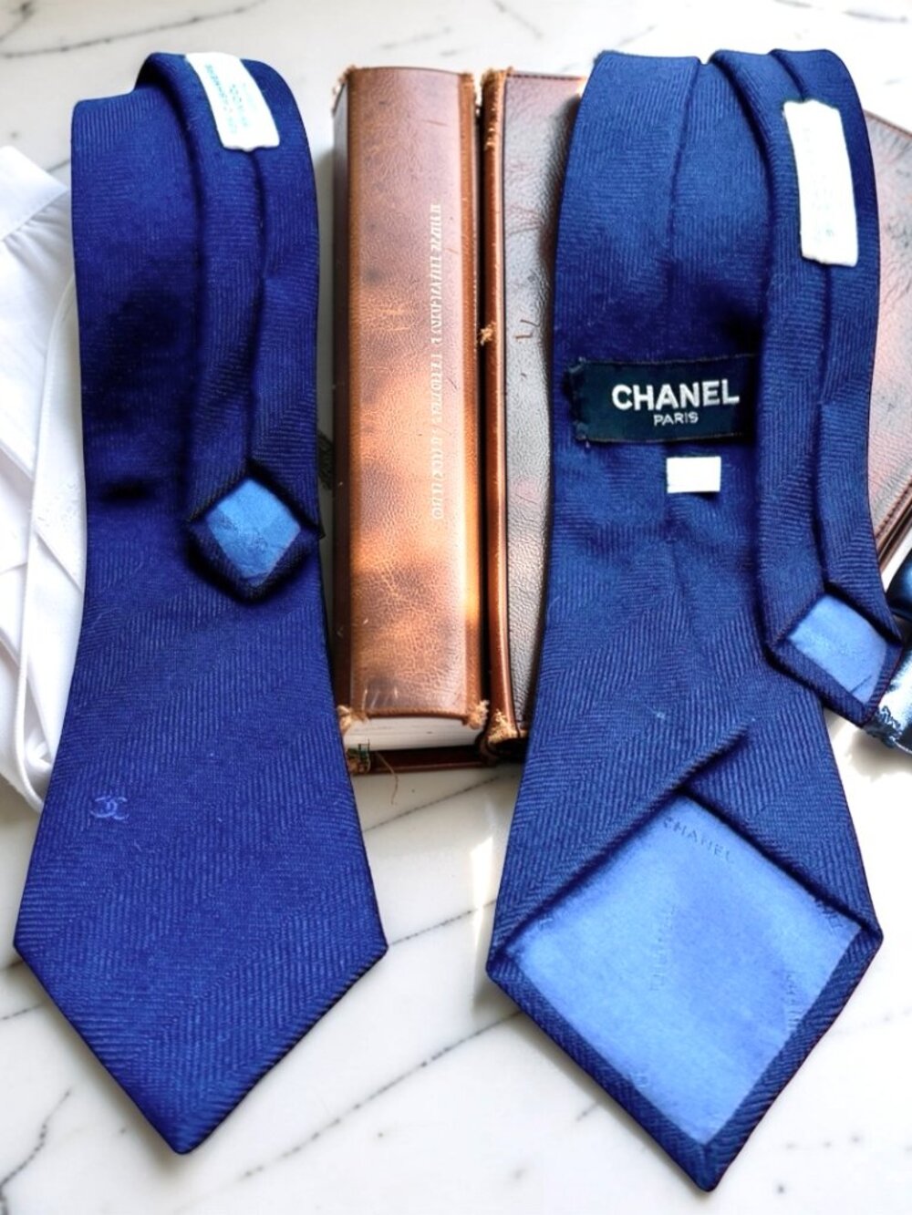 Vintage Classic Chanel Necktie 100% Cashmere Wool Navy Blue logo Italy Made (46